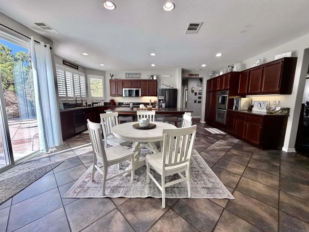 38112 Encanto Rd Murrieta, CA 92563
