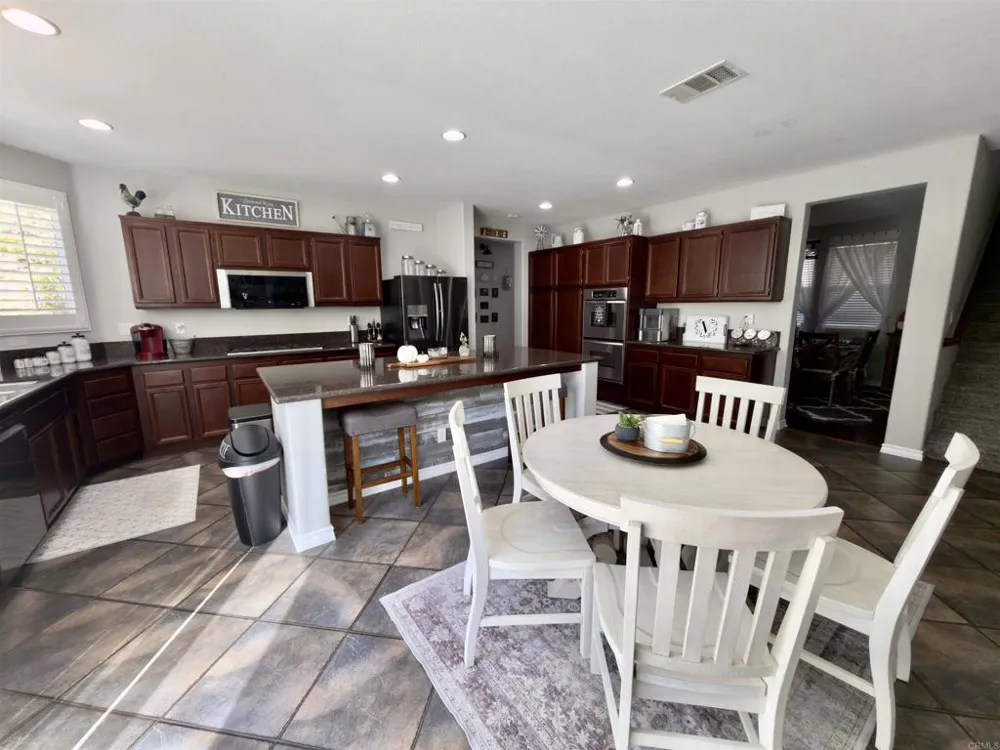 38112 Encanto Rd Murrieta, CA 92563