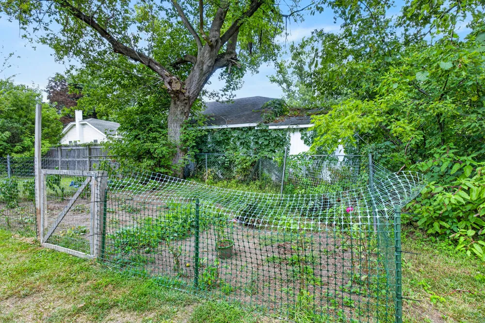 5919 Mount Vernon Avenue Portage, MI 49024