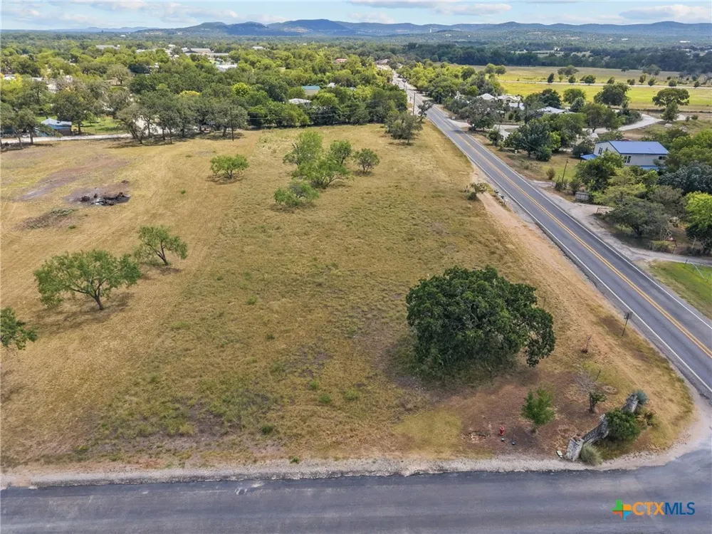 68 Orchard Park Boulevard Medina, TX 78005