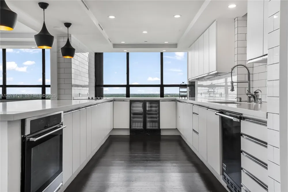 11113 Biscayne Blvd #1951 Miami, FL 33181