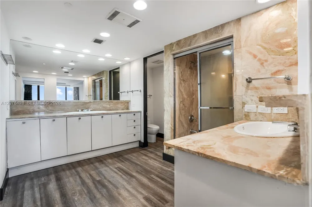 11113 Biscayne Blvd #1951 Miami, FL 33181