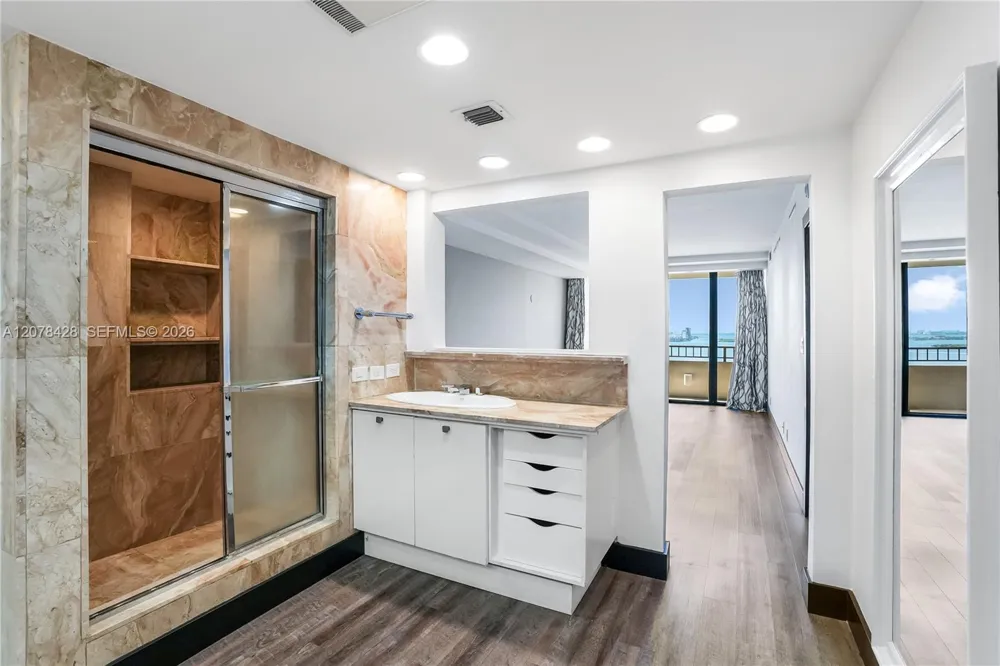 11113 Biscayne Blvd #1951 Miami, FL 33181