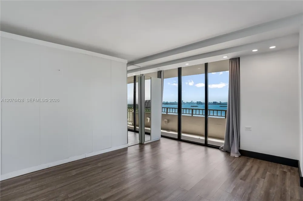 11113 Biscayne Blvd #1951 Miami, FL 33181