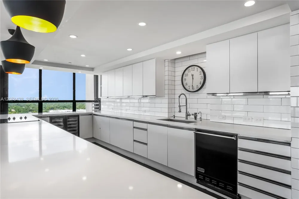 11113 Biscayne Blvd #1951 Miami, FL 33181