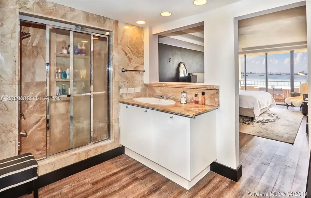 11113 Biscayne Blvd #1951 Miami, FL 33181