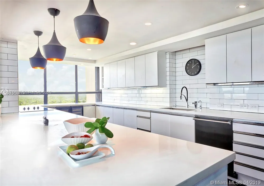 11113 Biscayne Blvd #1951 Miami, FL 33181