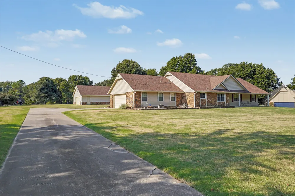 14256 E Dogwood Lane Claremore, OK 74019