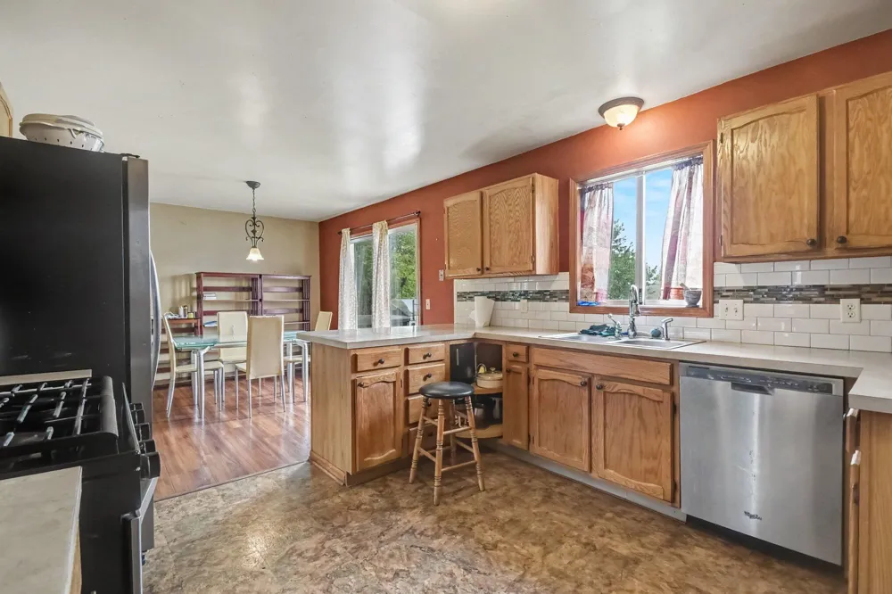4911 Weatherstone Lane SE Kentwood City, MI 49508