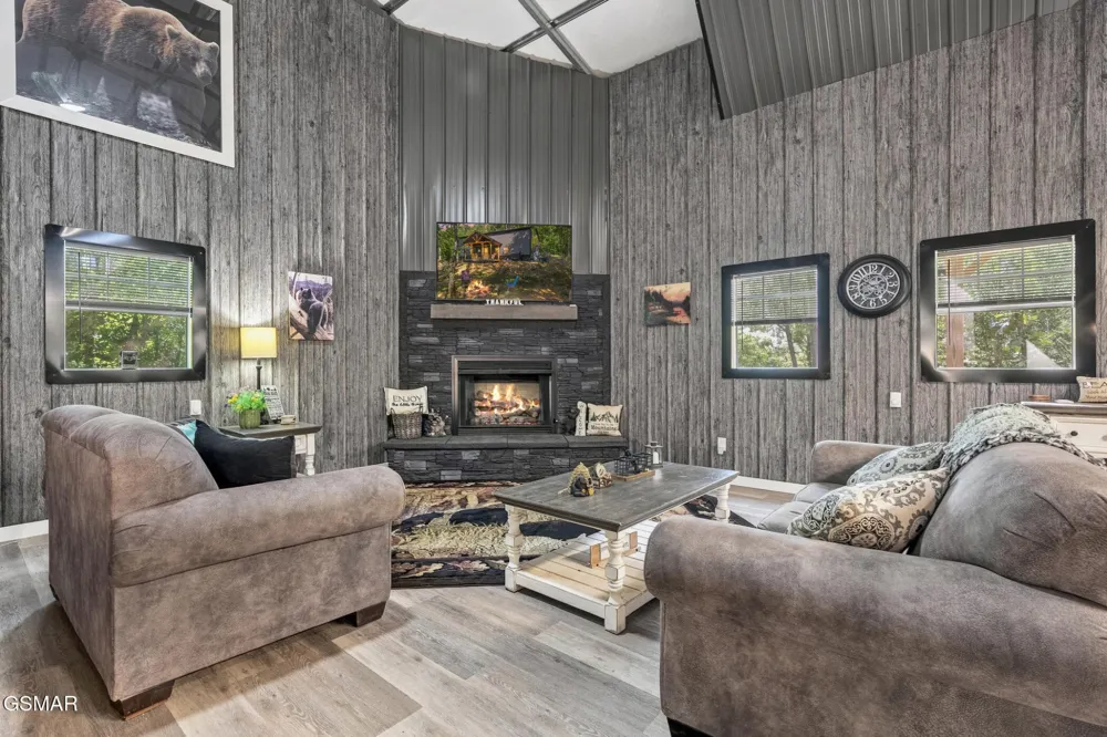 2453 Lower Rinehart Road Dandridge, TN 37725