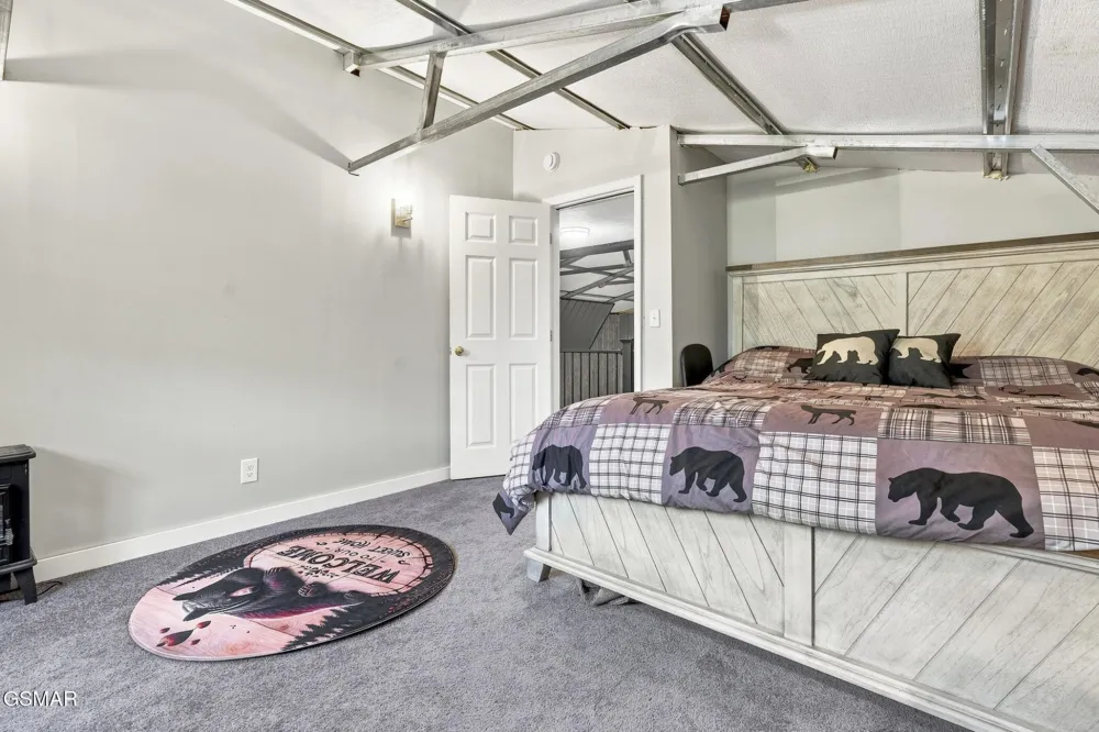 2453 Lower Rinehart Road Dandridge, TN 37725