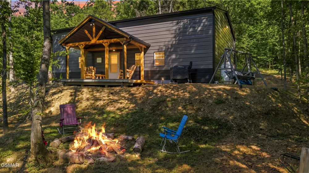 2453 Lower Rinehart Road Dandridge, TN 37725