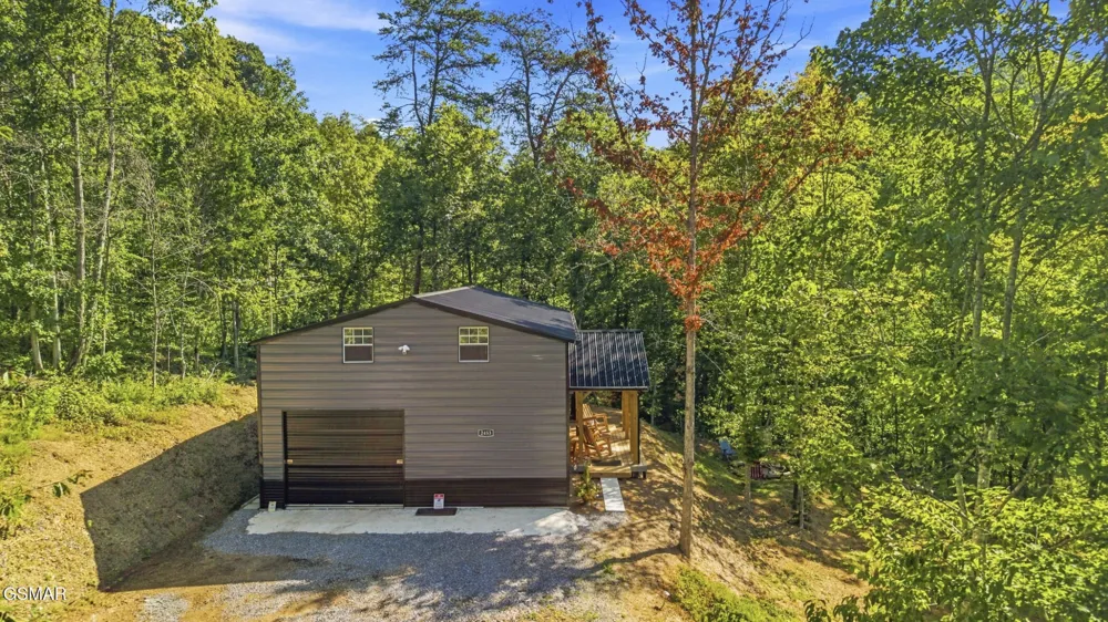 2453 Lower Rinehart Road Dandridge, TN 37725