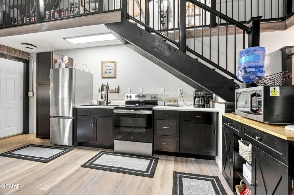2453 Lower Rinehart Road Dandridge, TN 37725