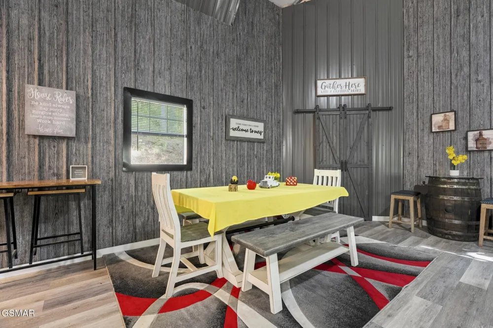 2453 Lower Rinehart Road Dandridge, TN 37725