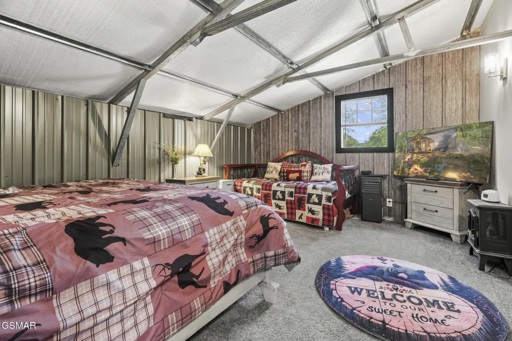 2453 Lower Rinehart Road Dandridge, TN 37725