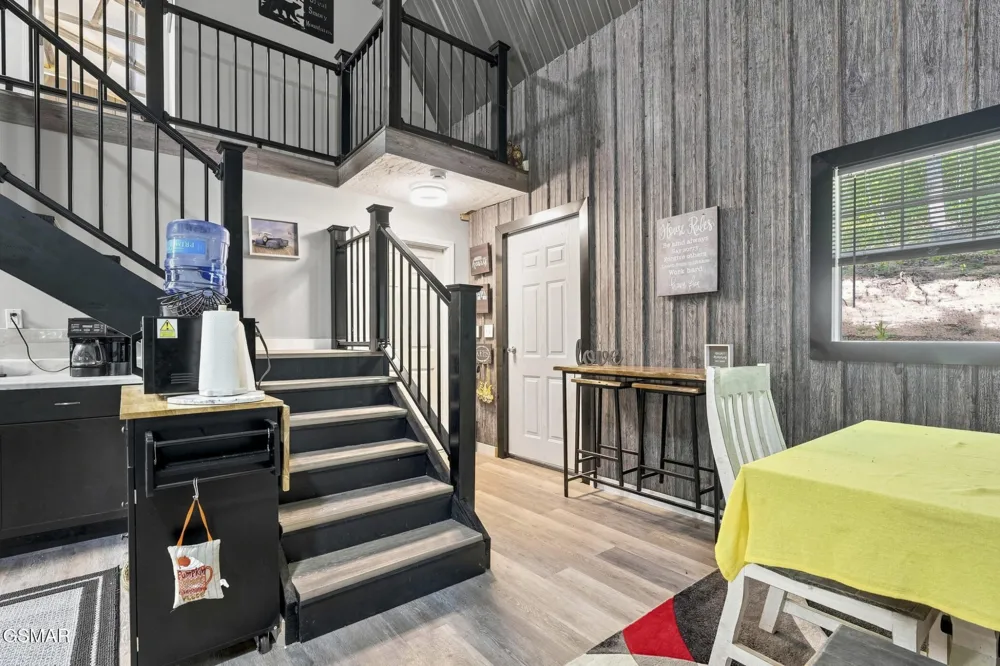 2453 Lower Rinehart Road Dandridge, TN 37725