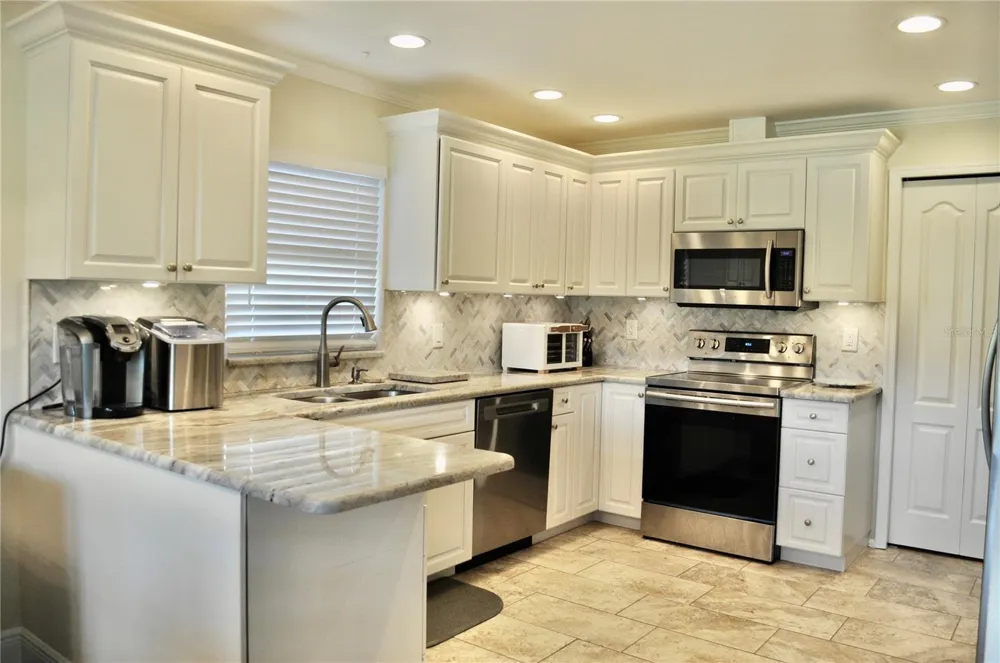 150 POOLE PLACE Oldsmar, FL 34677