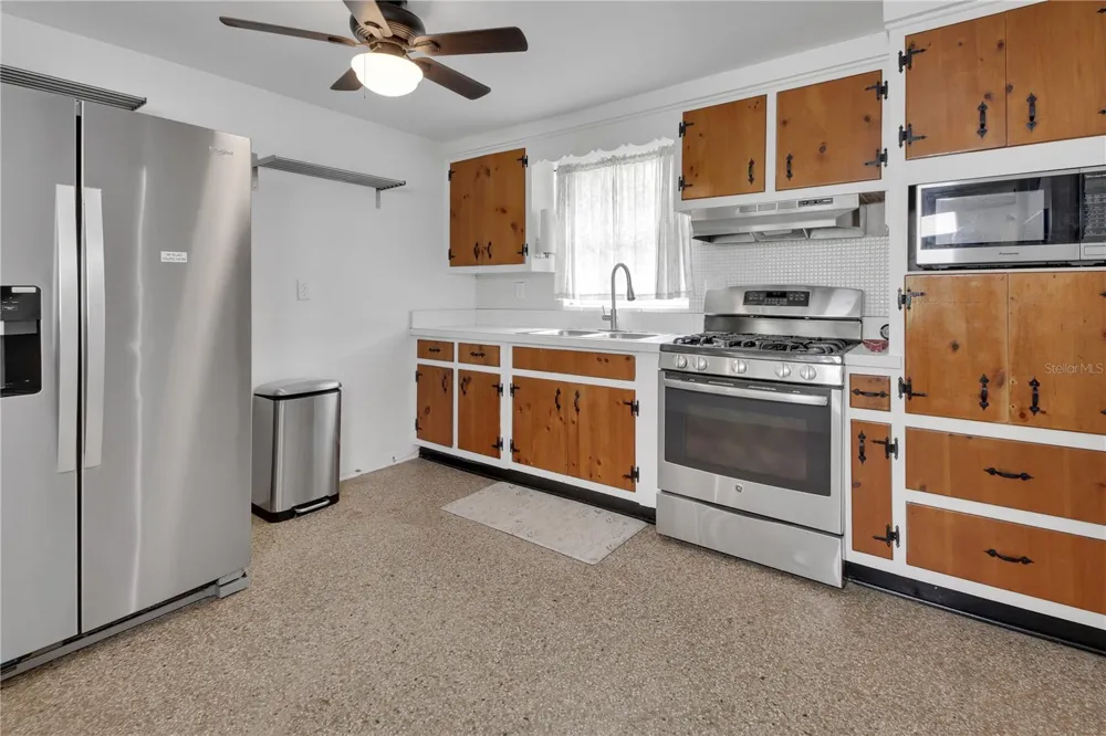 869 PRATT STREET Deland, FL 32720