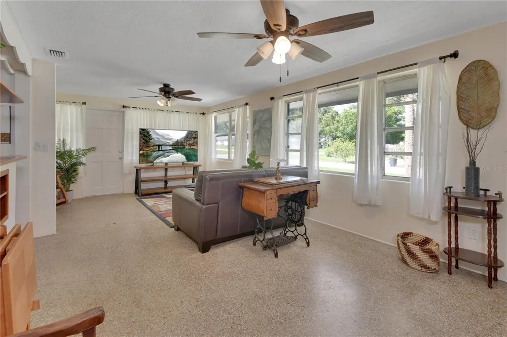 869 PRATT STREET Deland, FL 32720