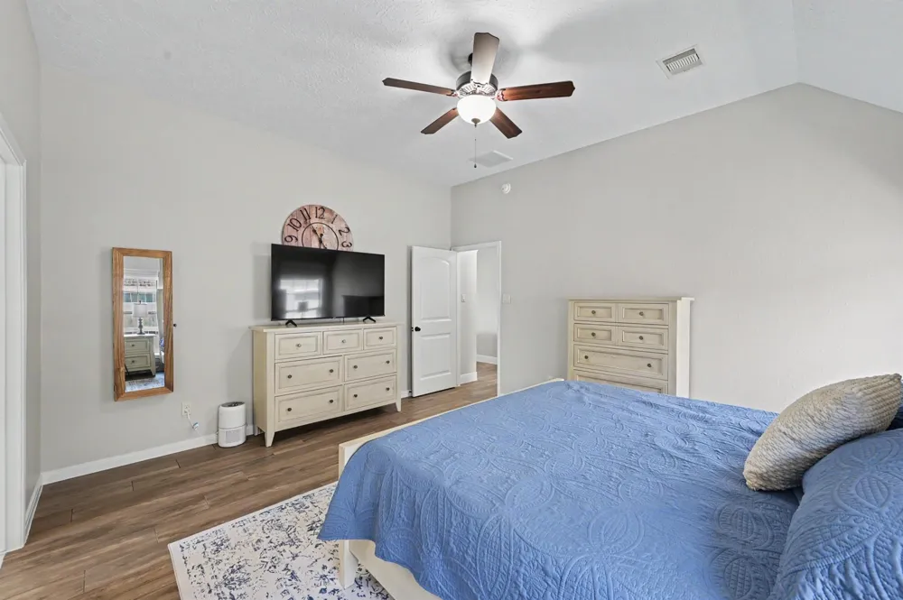 115 Racetrack Lane Montgomery, TX 77356