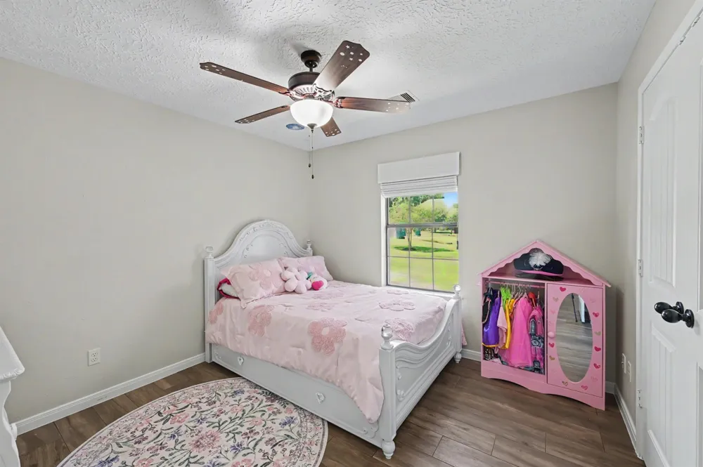 115 Racetrack Lane Montgomery, TX 77356