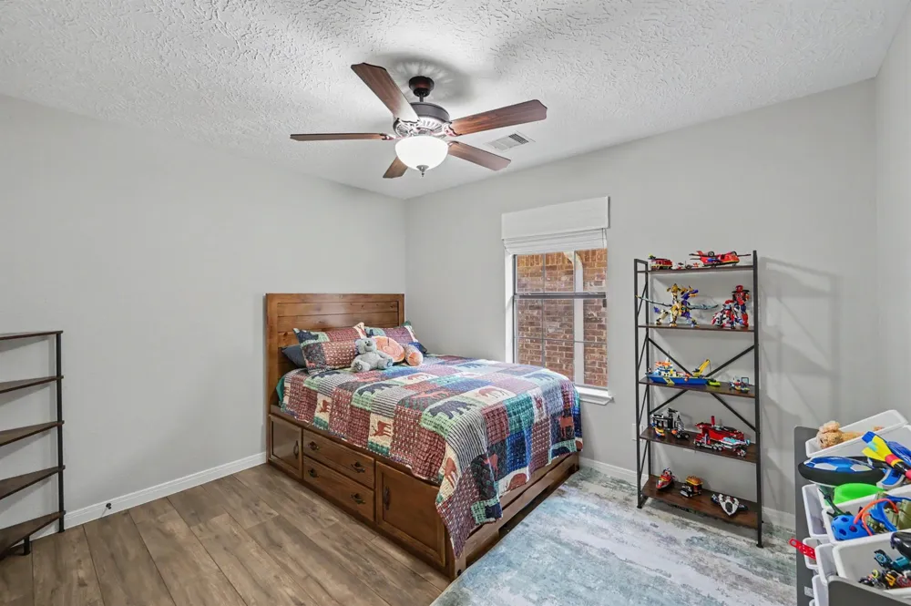 115 Racetrack Lane Montgomery, TX 77356