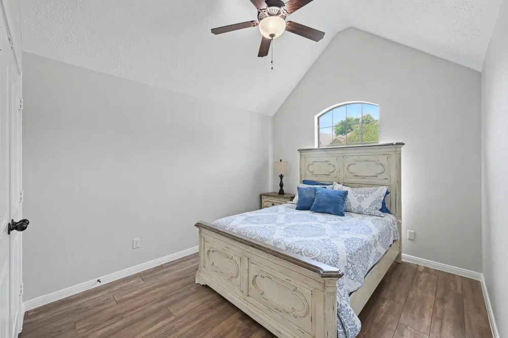115 Racetrack Lane Montgomery, TX 77356