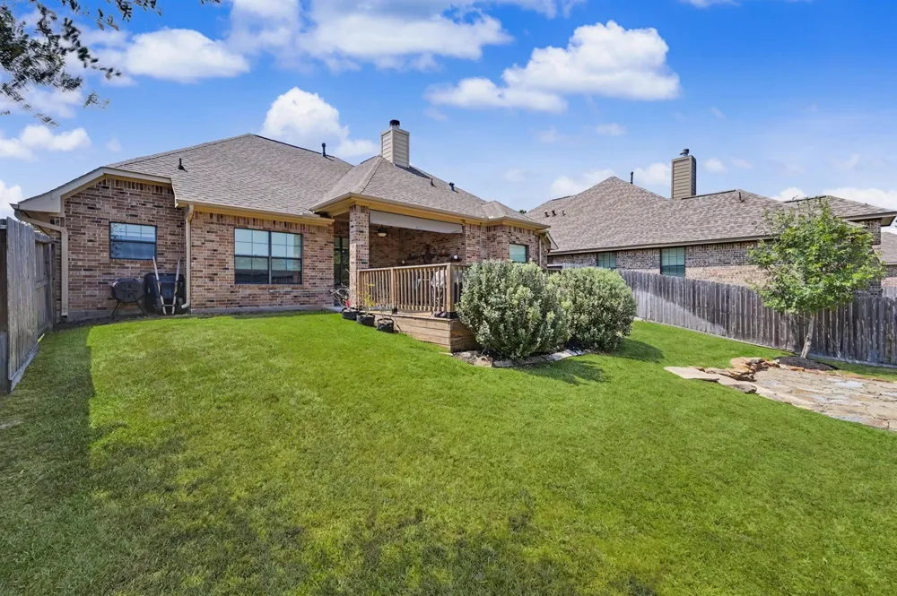 115 Racetrack Lane Montgomery, TX 77356