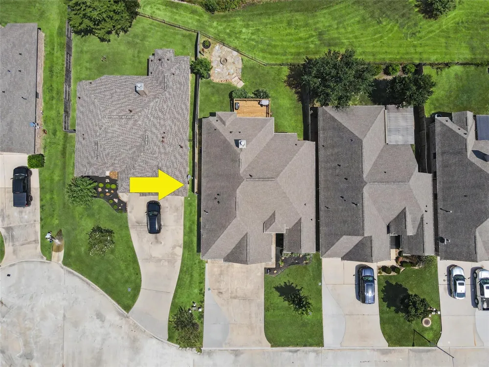 115 Racetrack Lane Montgomery, TX 77356