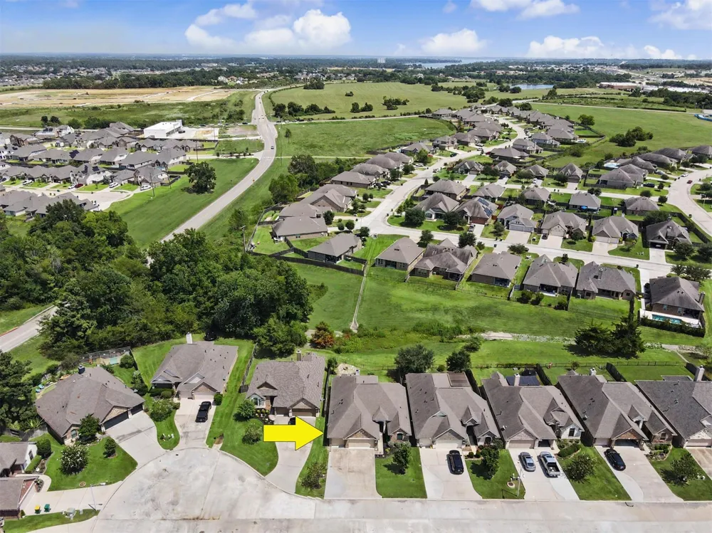 115 Racetrack Lane Montgomery, TX 77356