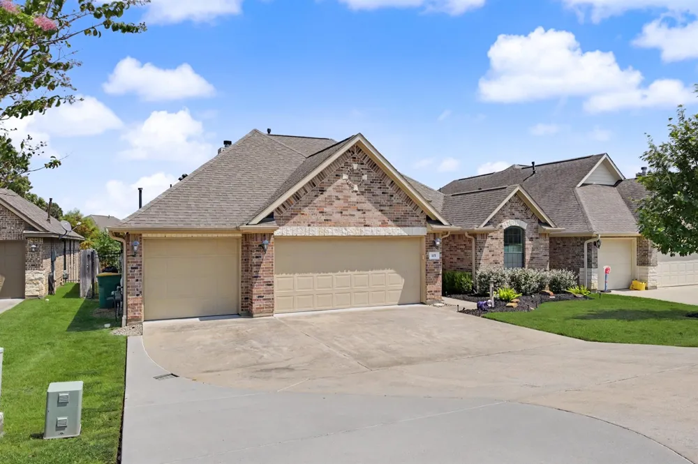 115 Racetrack Lane Montgomery, TX 77356