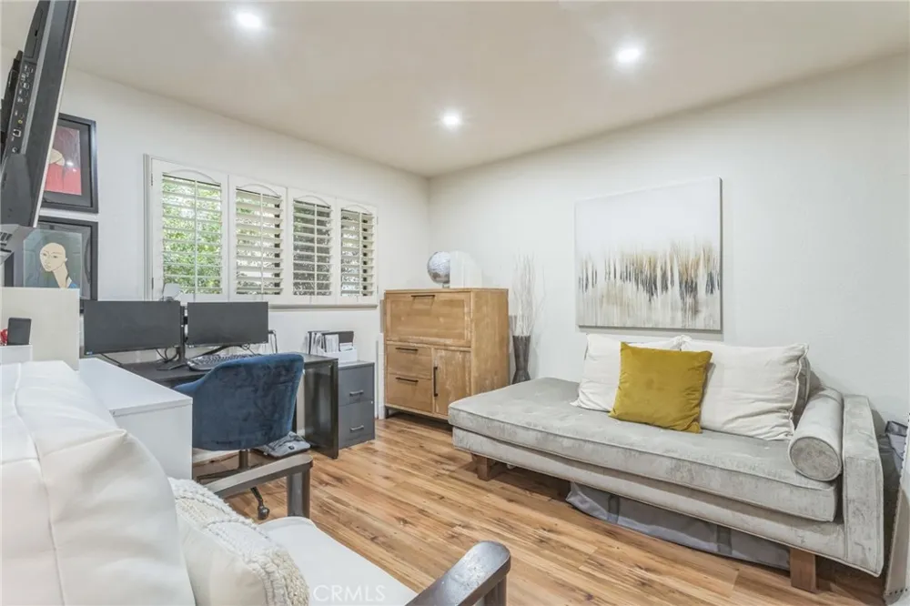 4260 Cedros #D Los Angeles, CA 91403