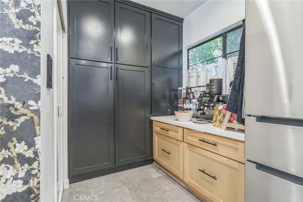 4260 Cedros #D Los Angeles, CA 91403