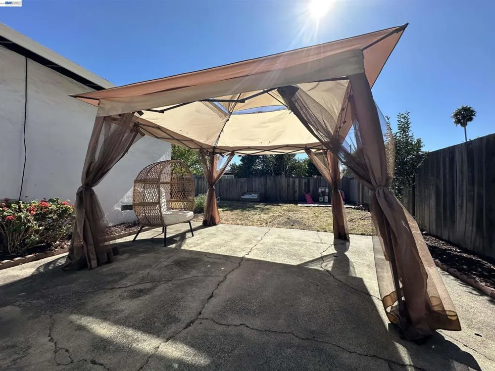18567 HUNTER AVE San Lorenzo, CA 94541