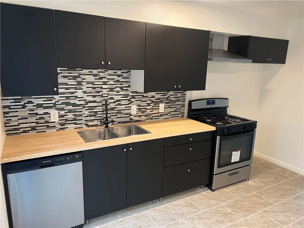 136 W Saginaw Way #103 Fresno, CA 93705