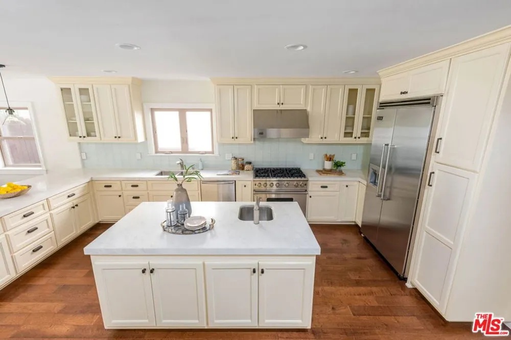 1945 Fairburn Avenue Los Angeles, CA 90025