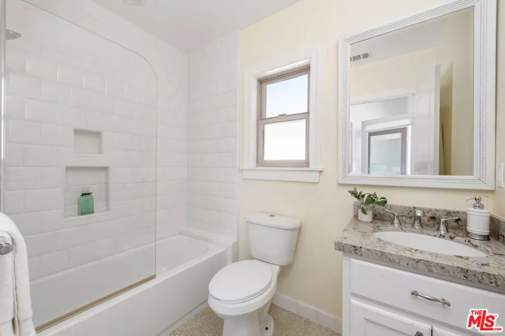 1945 Fairburn Avenue Los Angeles, CA 90025