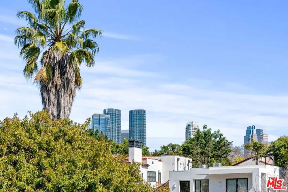 1945 Fairburn Avenue Los Angeles, CA 90025