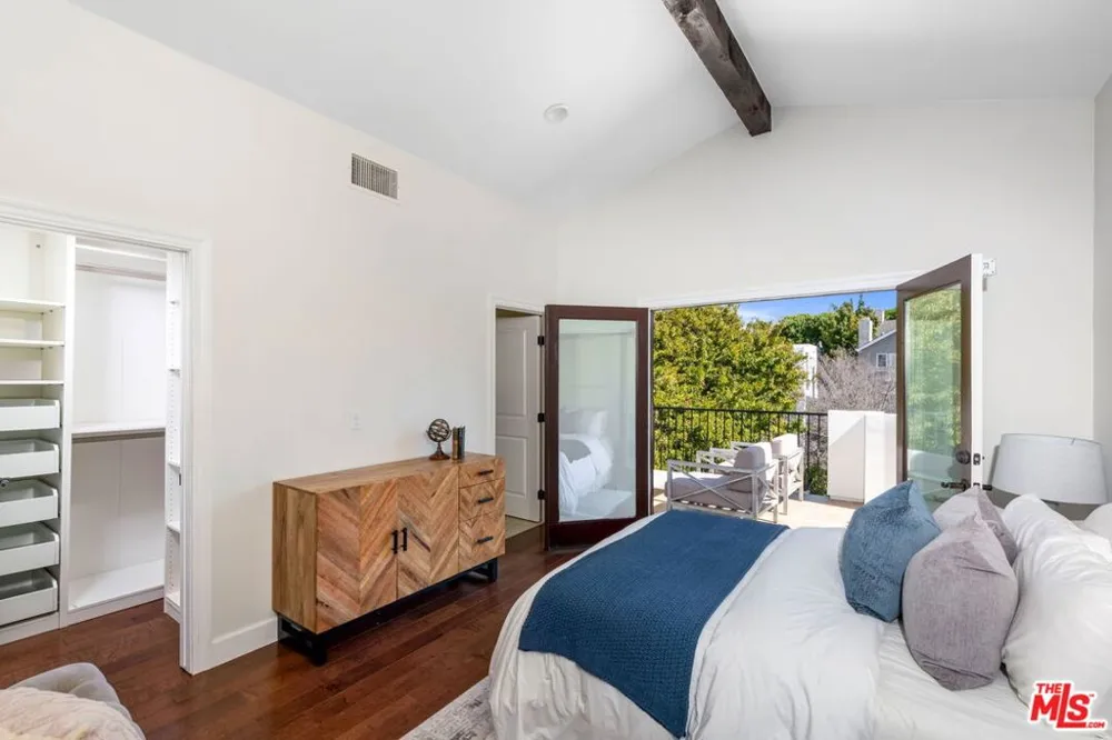 1945 Fairburn Avenue Los Angeles, CA 90025