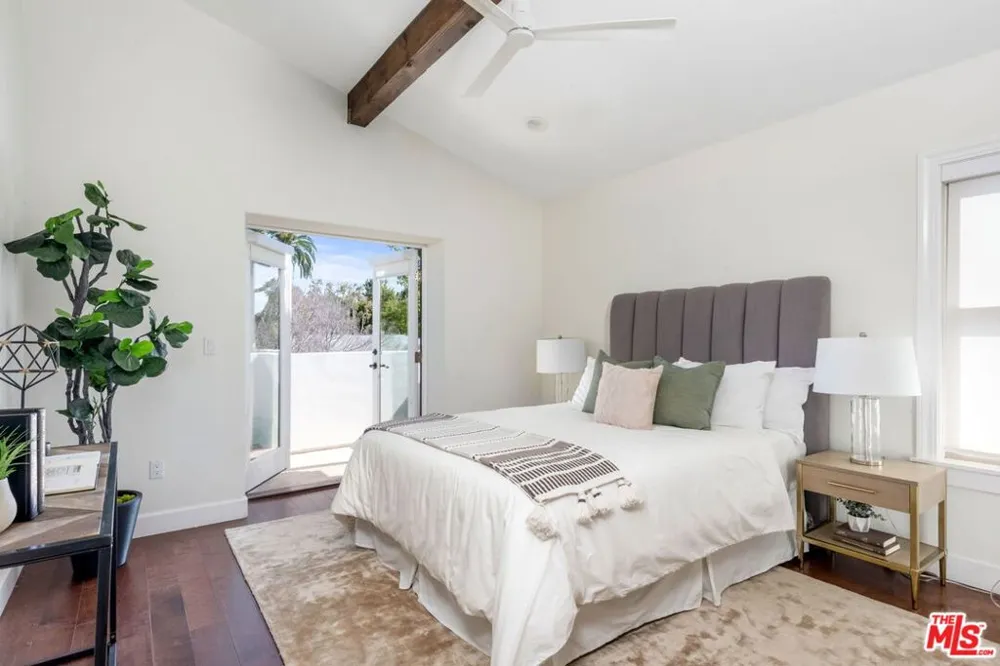1945 Fairburn Avenue Los Angeles, CA 90025
