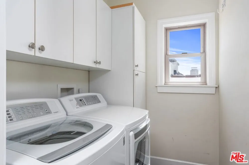 1945 Fairburn Avenue Los Angeles, CA 90025