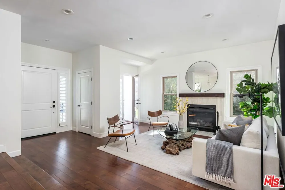 1945 Fairburn Avenue Los Angeles, CA 90025