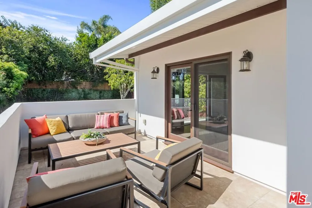 1945 Fairburn Avenue Los Angeles, CA 90025