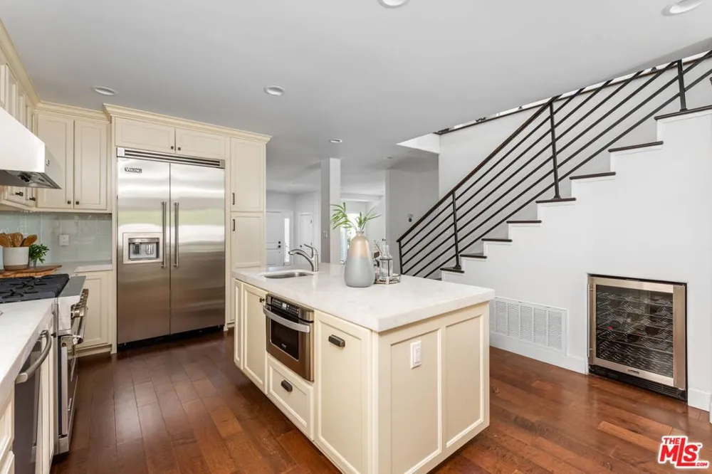 1945 Fairburn Avenue Los Angeles, CA 90025