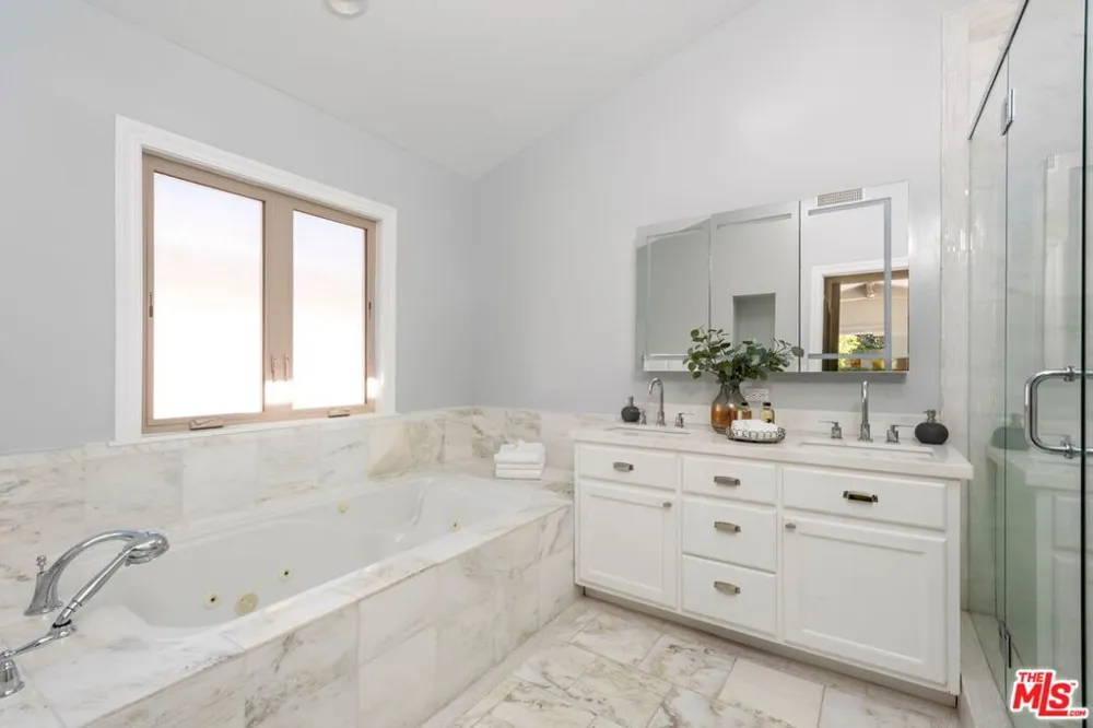 1945 Fairburn Avenue Los Angeles, CA 90025