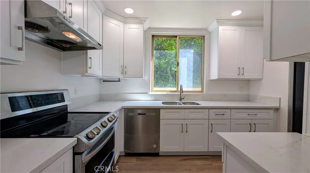 1300 Midvale Avenue #211 Los Angeles, CA 90024