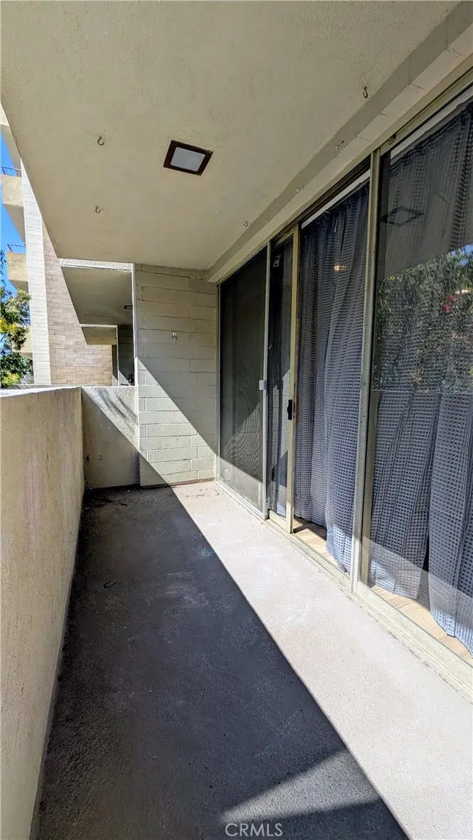 1300 Midvale Avenue #211 Los Angeles, CA 90024