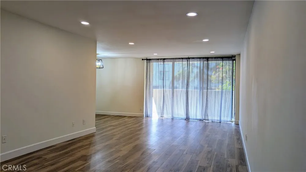 1300 Midvale Avenue #211 Los Angeles, CA 90024