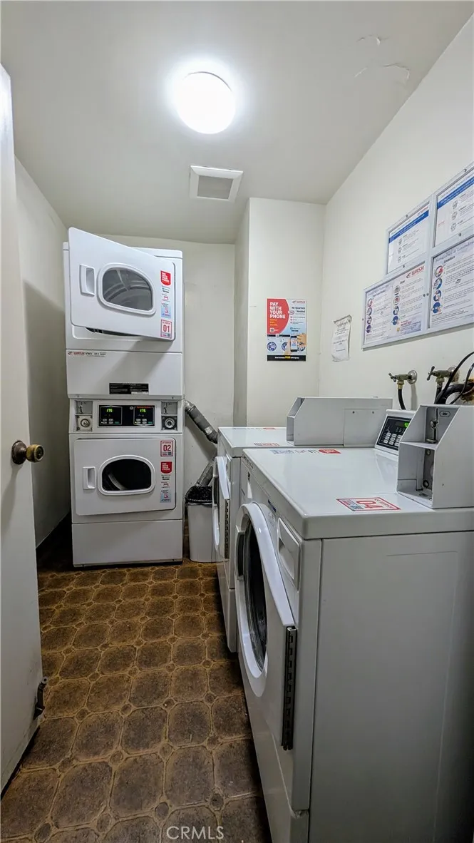 1300 Midvale Avenue #211 Los Angeles, CA 90024